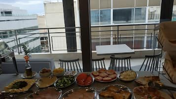 Desayuno buffet incluido todos los días