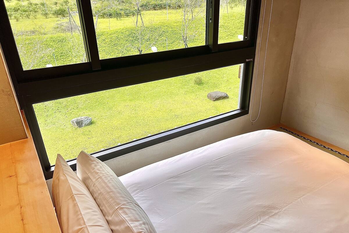 Comfort Twin Room, 2 Queen Beds, Non Smoking | Down comforters, WiFi (free), bed sheets