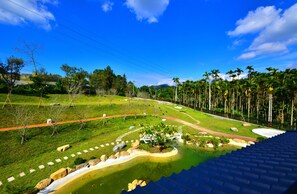 Elite Triple Room, 3 Twin Beds, Non Smoking, Courtyard View | Courtyard - Syuan Ding Ben Er Gu (Yuchi)