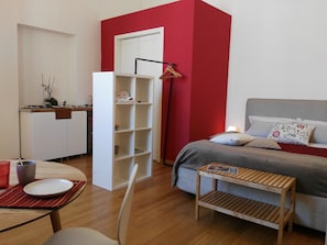 Deluxe Quadruple Room, 1 Queen Bed with Sofa bed, Private Bathroom, City View | Room amenity