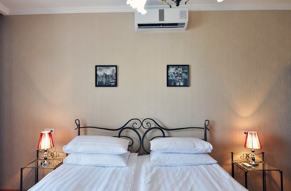 Chambre Triple Luxe, 2 chambres | Literie de qualité supérieure, couette en duvet d'oie