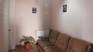 Family Room, Balcony | Premium bedding, down comforters, desk, soundproofing - Hotel Gelens (Tbilisi)