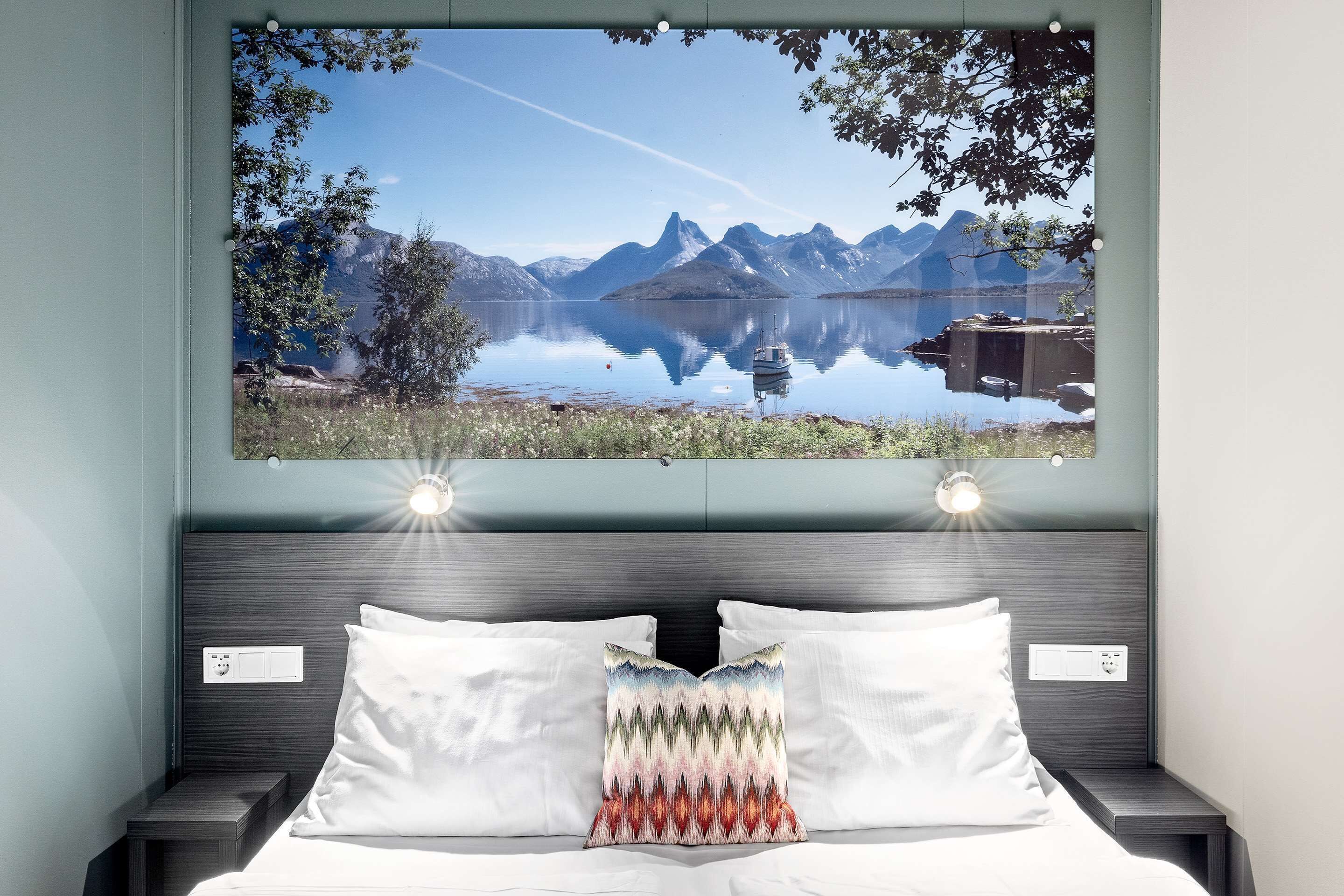 Economy Room, 1 Double Bed, Non Smoking | Pillowtop beds, desk, laptop workspace, blackout drapes