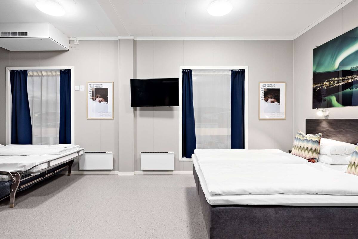 Kamar Keluarga, 1 Tempat Tidur Double, Bebas Asap Rokok (with Sofabed) | Bantalan ekstra lembut, meja kerja, dan ruang kerja ramah laptop