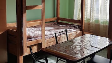 Dortoir Partagé, dortoir mixte, salle de bains commune (6 Beds) | Rideaux occultants, chambres insonorisées, fer et planche à repasser