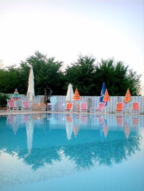 Piscine extérieure (ouverte en saison)