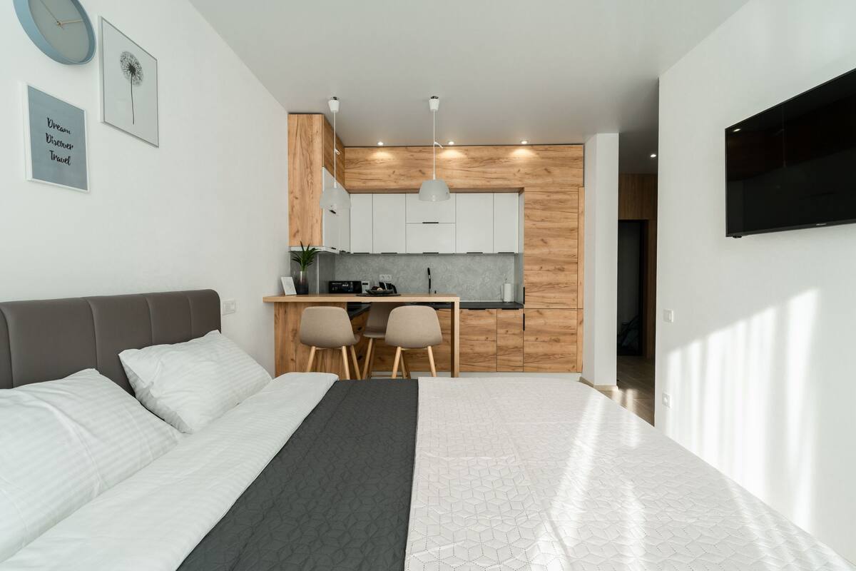 Design Apartment (2 persons) | Premium bedding, Select Comfort beds, desk, blackout drapes