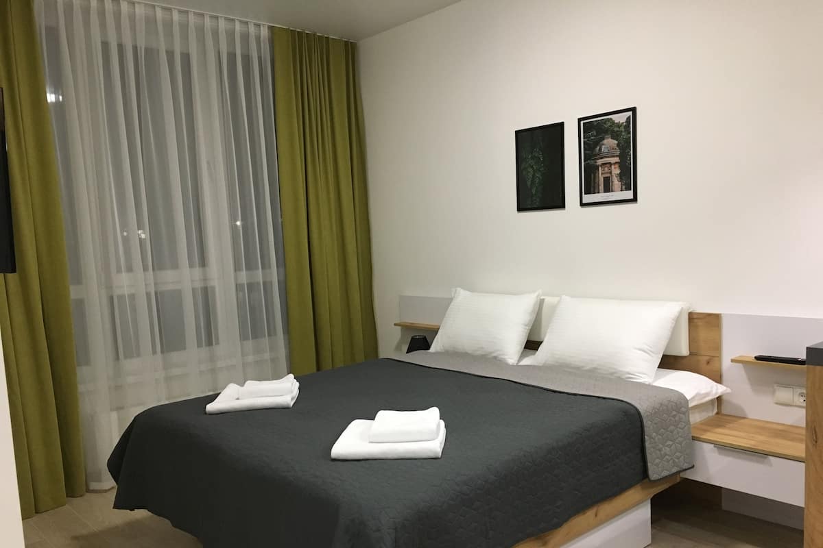 Loft (Green Leaf) | 1 bedroom, premium bedding, Select Comfort beds, individually decorated