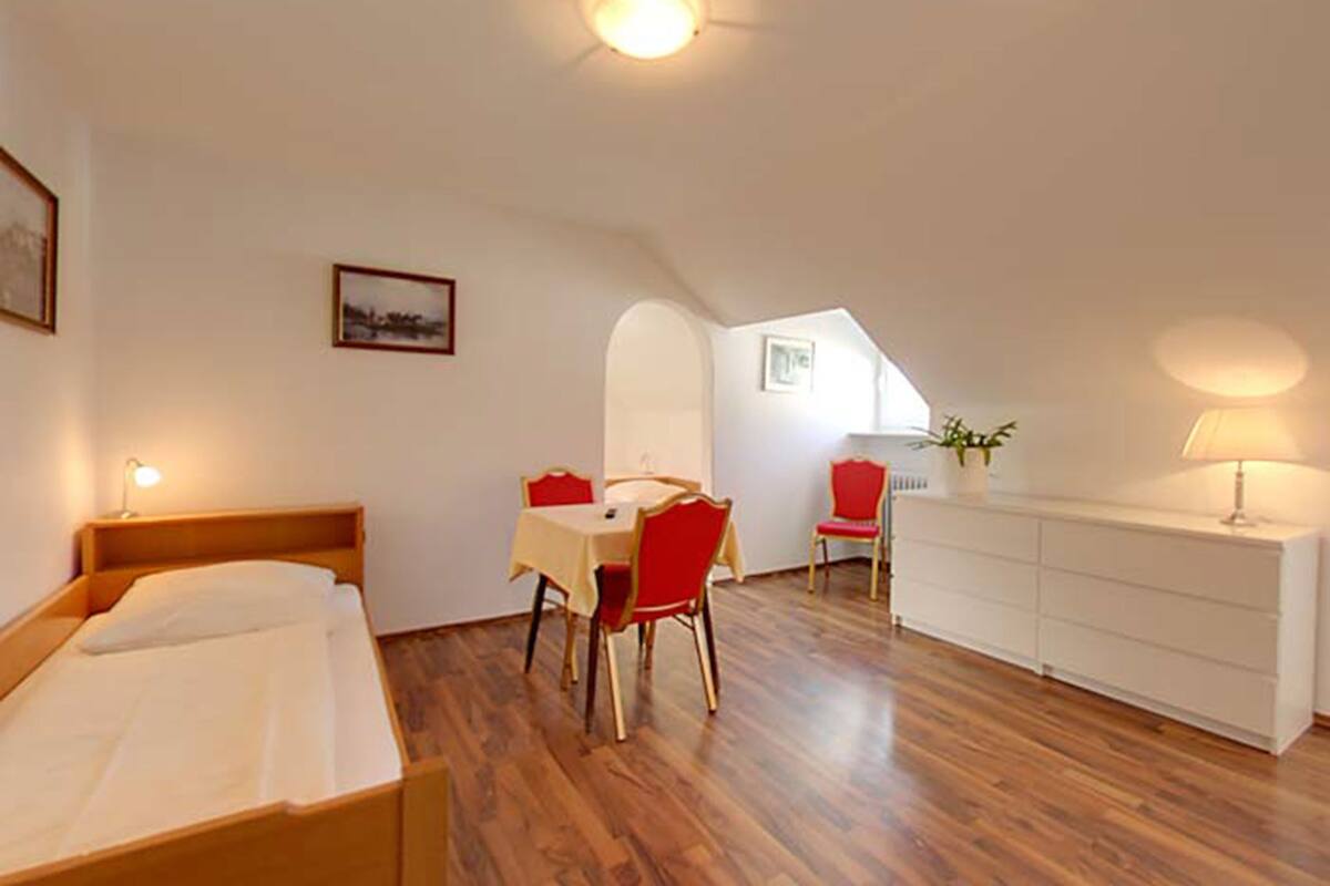 Economy Quadruple Room, Shared Bathroom | Premium bedding, desk, cribs (free), rollaway beds (surcharge)