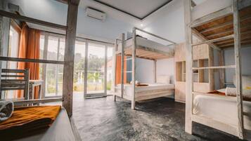Shared Dormitory, Mixed Dorm (6 Bunk Bed)
