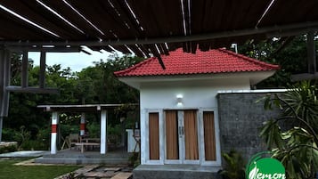 Shared Dormitory, Mixed Dorm (4 Bunk Bed) | Desk, bed sheets