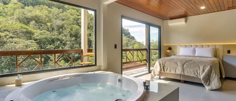 Luxury Cabin | Living area