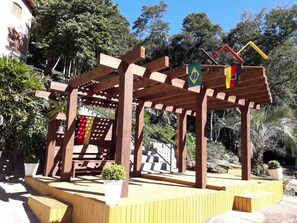 Zona de juegos infantil al aire libre