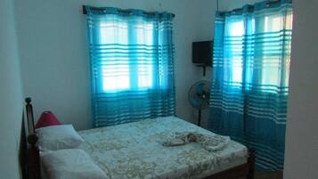 Superior Single Room, 1 Katil Kelamin (Double), Non Smoking, Mountain View | Langsir/tirai gelap terus, Wi-fi percuma