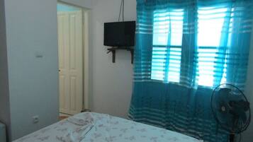 Habitación individual superior, 1 cama matrimonial, para no fumadores, vista a la montaña | Servicios de la habitación