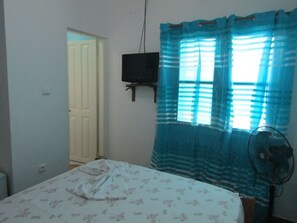 Superior Single Room, 1 Double Bed, Non Smoking, Mountain View | Room amenity - Complexo Beira Mar By Juditinha (Príncipe Island)