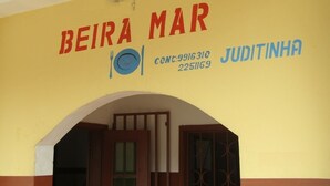 Exterior detail - Complexo Beira Mar By Juditinha (Príncipe Island)