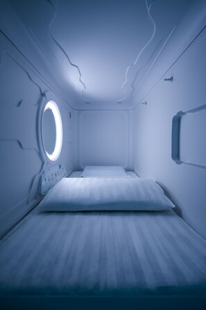 Decoración personalizada, wifi gratis y ropa de cama 