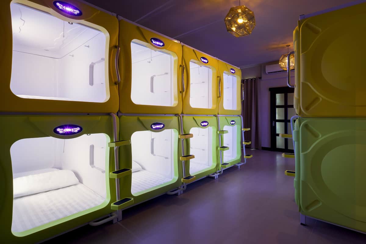 Chambre Élite, Plusieurs lits | Accès au Wi-Fi (inclus), décor unique, literie fournie