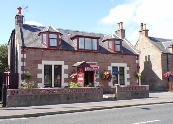 Front of property - Torridon Guest House (Inverness)