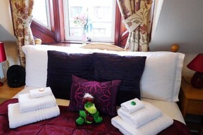 Family Room | Individually decorated, individually furnished, desk, iron/ironing board - Torridon Guest House (Inverness)