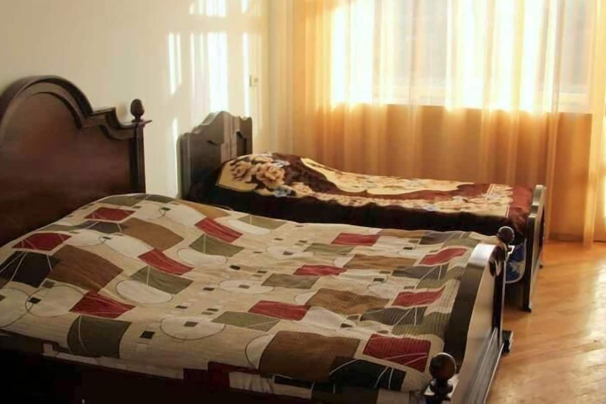 Family Quadruple Room, Private Bathroom | Soundproofing, iron/ironing board, WiFi (free), bed sheets