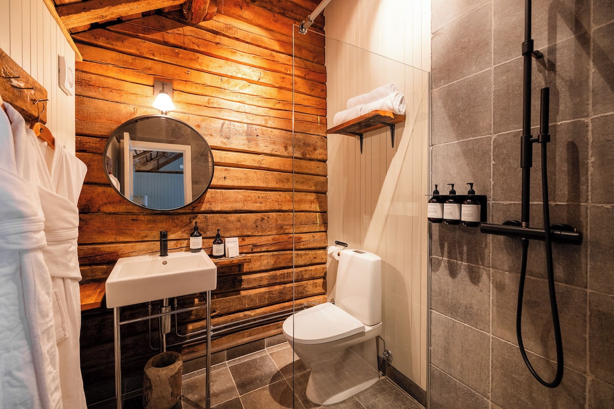 harbour - cabin suite plus | bathroom | shower, designer toiletries, hair dryer, bathrobes