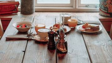 Free daily buffet breakfast