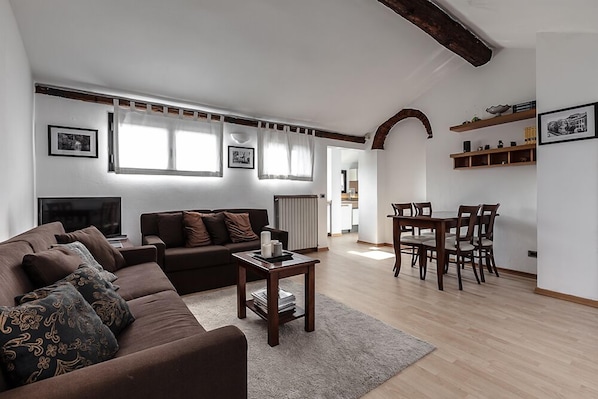 Apartment, 1 Bedroom | Living area