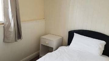 Cottage, 3 phòng ngủ, không hút thuốc | 3 phòng ngủ, bàn ủi/dụng cụ ủi quần áo