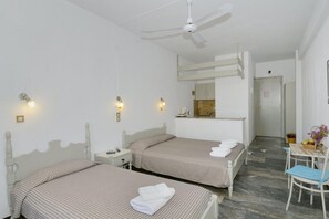Estúdio, vista para o mar (3 Adults) | Cofres nos quartos, quartos à prova de som