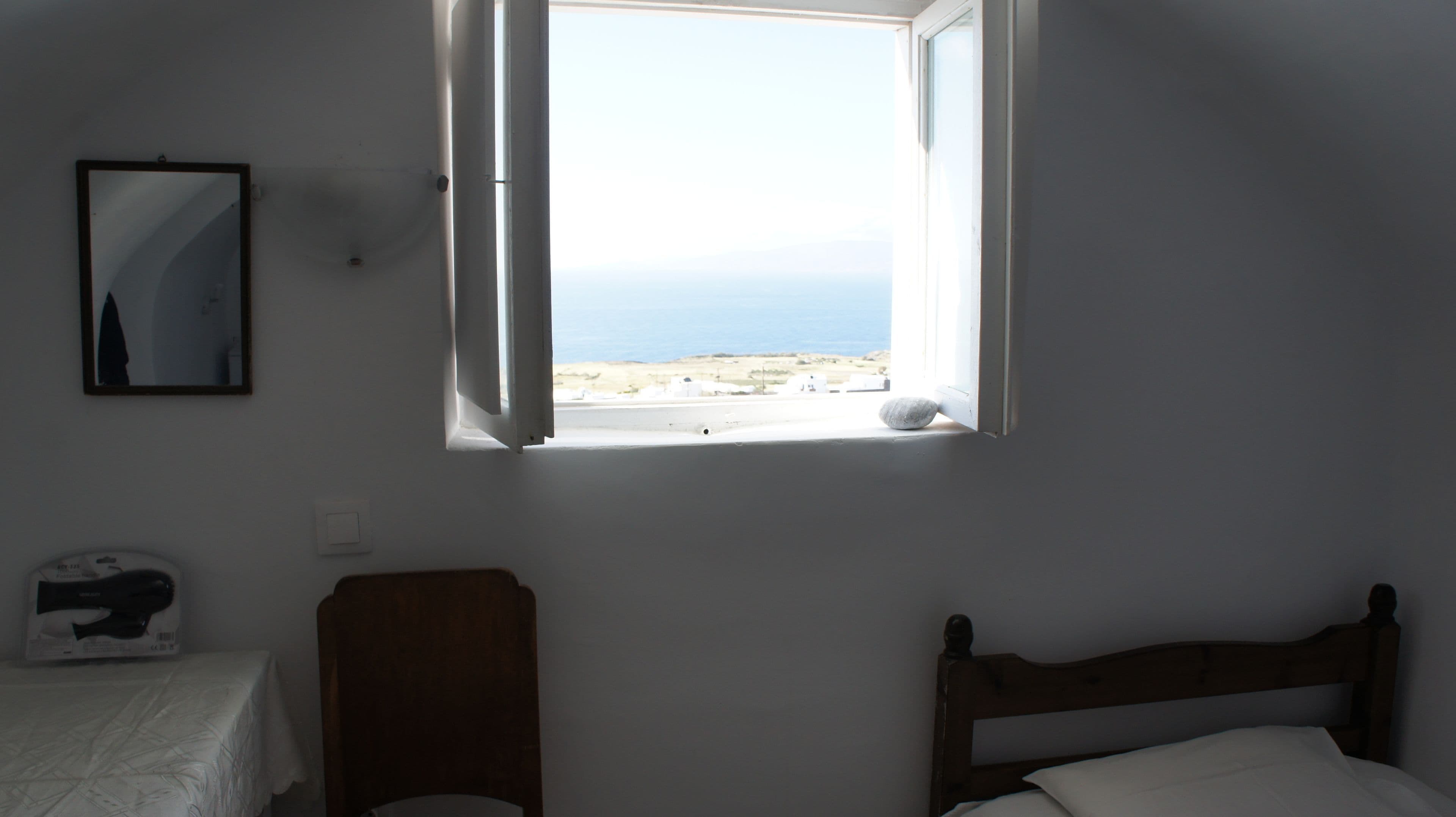 Standard Room (Sea View from Terrace) | 다리미/다리미판, 무료 WiFi, 침대 시트
