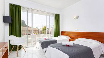 Down duvets, minibar, in-room safe, bed sheets