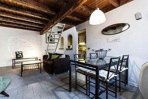 Appartement Duplex, 1 chambre | Coin séjour