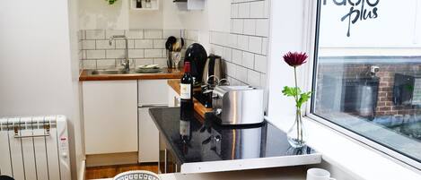 公寓 | 私人厨房 | 冰箱、微波炉、烤箱、炉灶