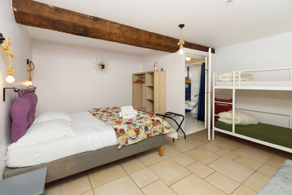 Room 1 : Mauzac, Garden View | Egyptian cotton sheets, premium bedding, desk, blackout drapes