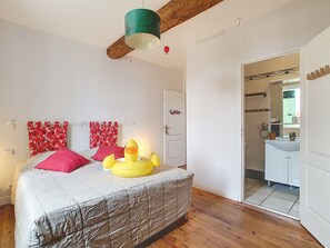 Room 5 : Coquelicot, Garden View | Egyptian cotton sheets, premium bedding, individually decorated - Le Grand Bassin (Castelnaudary)