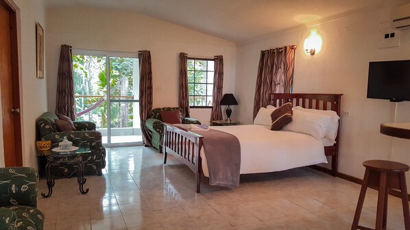 舒適小木屋, 2 張加大雙人床, 無障礙, 非吸煙房 | 房內夾萬、書桌、遮光窗簾/窗簾、熨斗/熨衫板