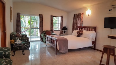 Roaring River Golf & Accommodations