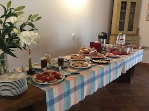 Daily buffet breakfast (EUR 7 per person)