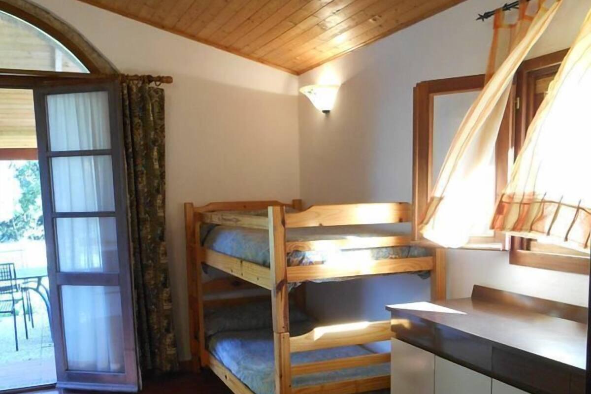 Desk, free cots/infant beds, free WiFi, bed sheets