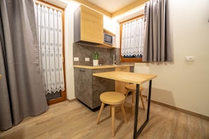 Habitació doble o amb dos llits individuals superior | Llençols de cotó egipci, roba de llit d'alta qualitat i cobrellits 