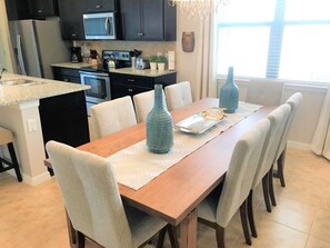 Premium-talo, useita sänkyjä, tupakointi kielletty, näköala puutarhaan | Ruokailu omassa huoneessa