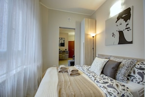 Departamento urbano, 1 habitación, vista a la ciudad | 1 habitación, decoración personalizada y muebles diferentes