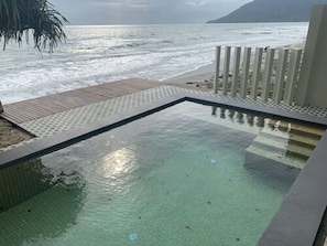 Beach Pool Residence Villa | Hồ bơi riêng
