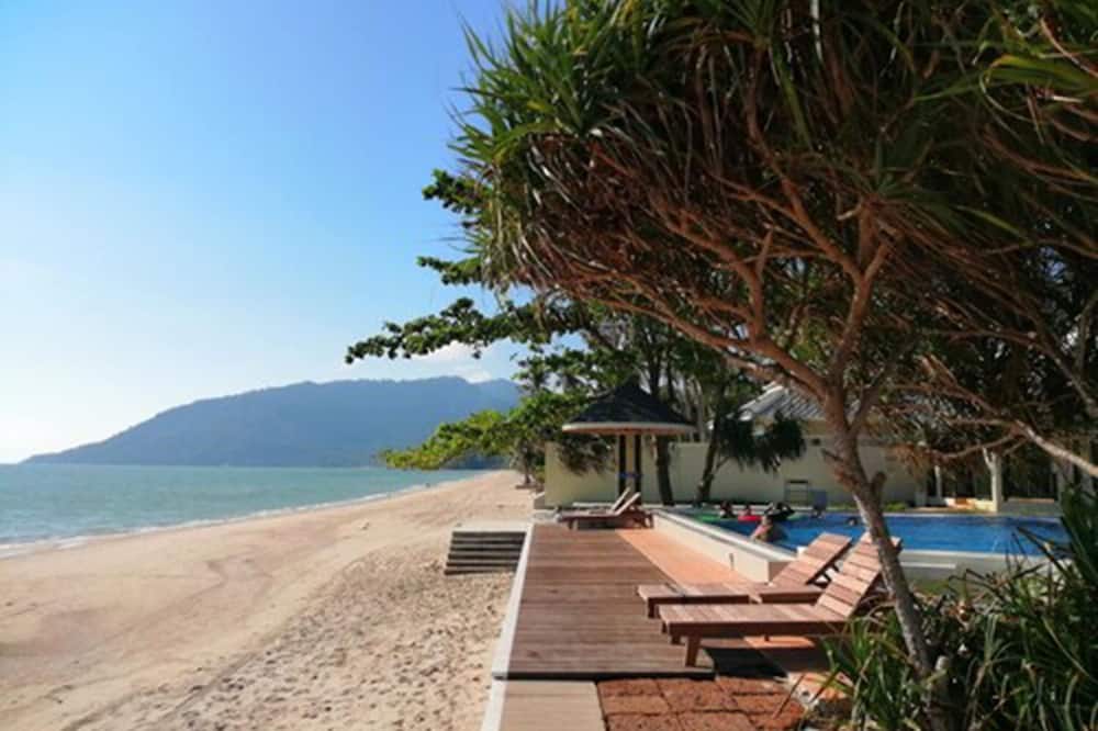 Wis Beach Khanom