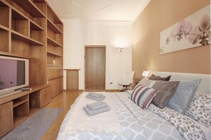 3 habitaciones, tabla de planchar con plancha y wifi gratis 