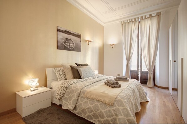 Apartment, 4 Schlafzimmer | 3 Schlafzimmer, Bügeleisen/Bügelbrett, kostenloses WLAN, Bettwäsche