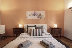3 habitaciones, tabla de planchar con plancha y wifi gratis 