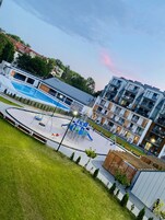 Indoor pool, seasonal outdoor pool, sun loungers